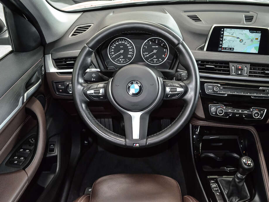 BMW X1 (Bild 10/18)