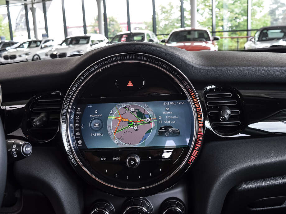 MINI Cooper (Bild 9/16)