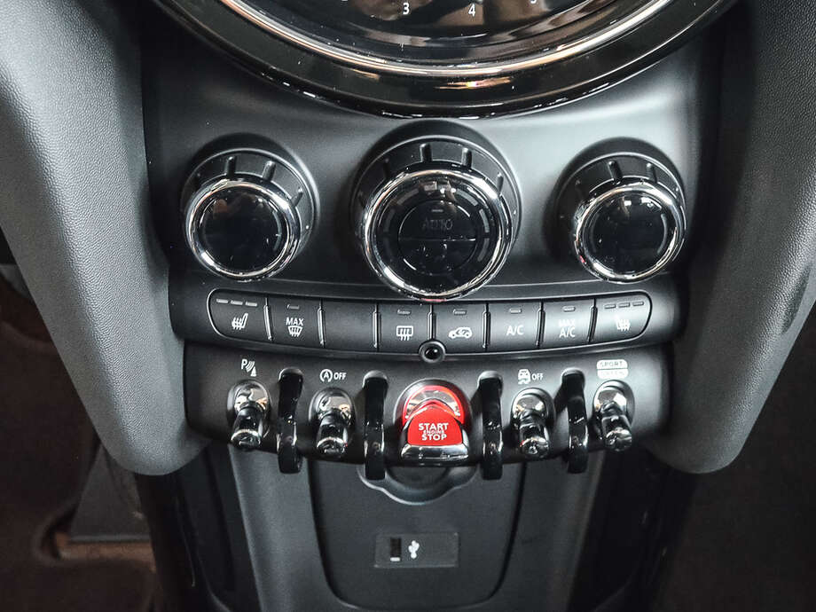 MINI Cooper (Bild 10/16)