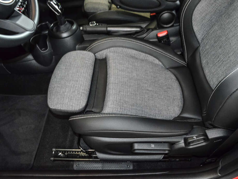MINI Cooper (Bild 15/16)