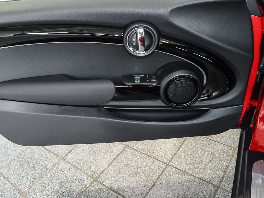 MINI Cooper (Bild 16/16)