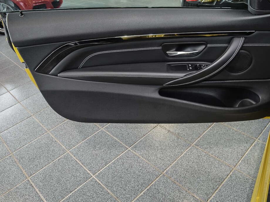 BMW M4 (Bild 16/17)