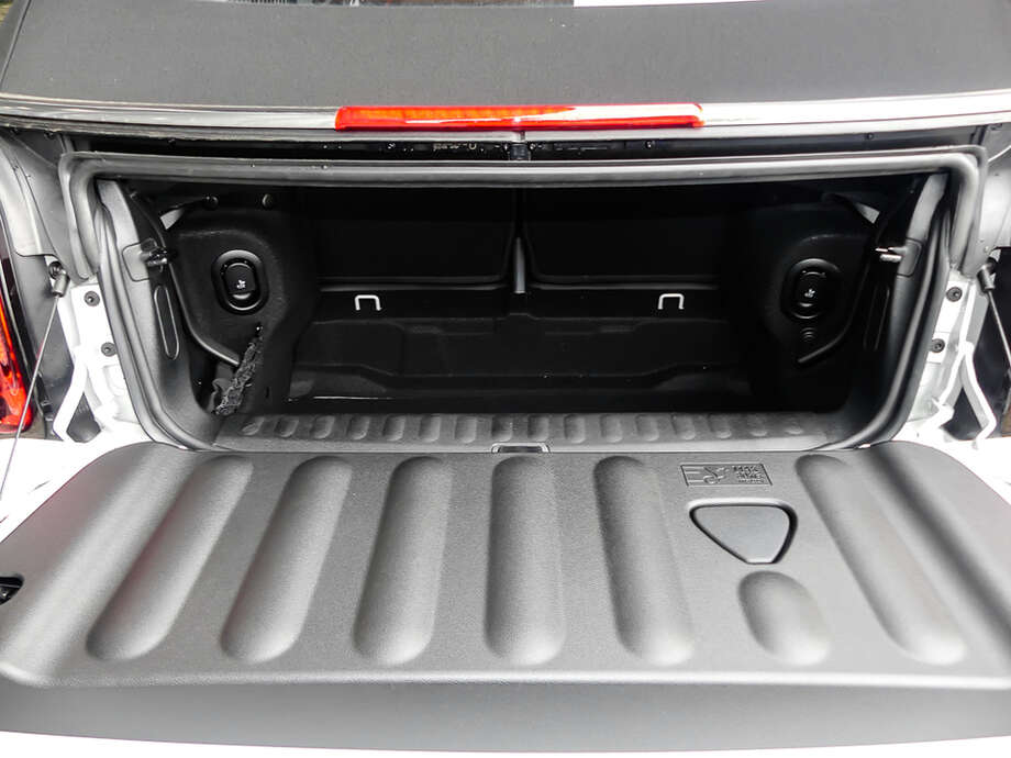 MINI Cooper Cabrio (Bild 15/16)