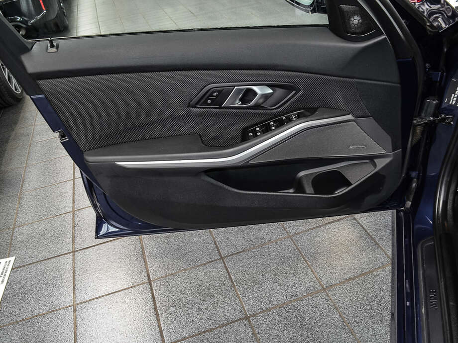 BMW 320d (Bild 15/18)