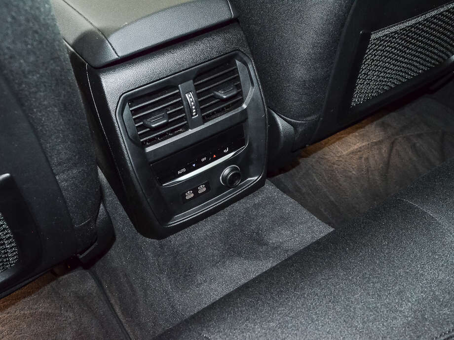 BMW 320d (Bild 16/18)