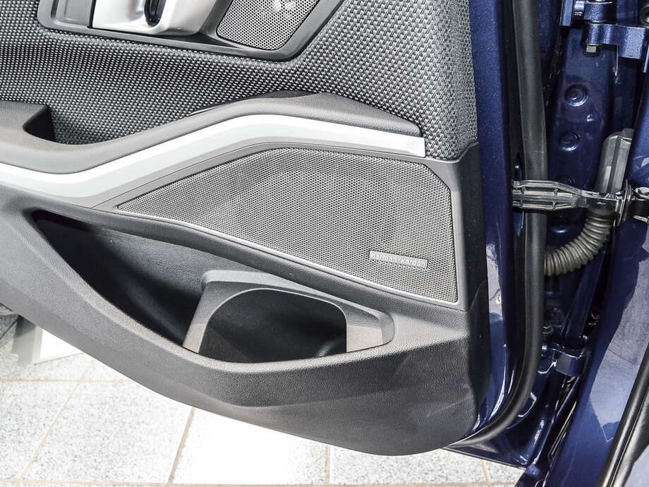 BMW 320d (Bild 17/18)