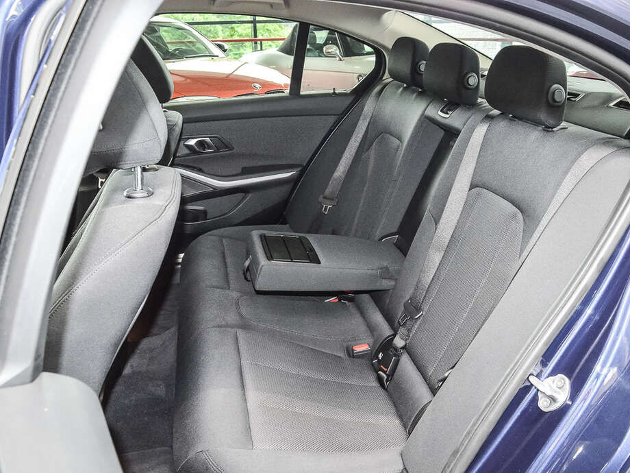 BMW 320d (Bild 18/18)