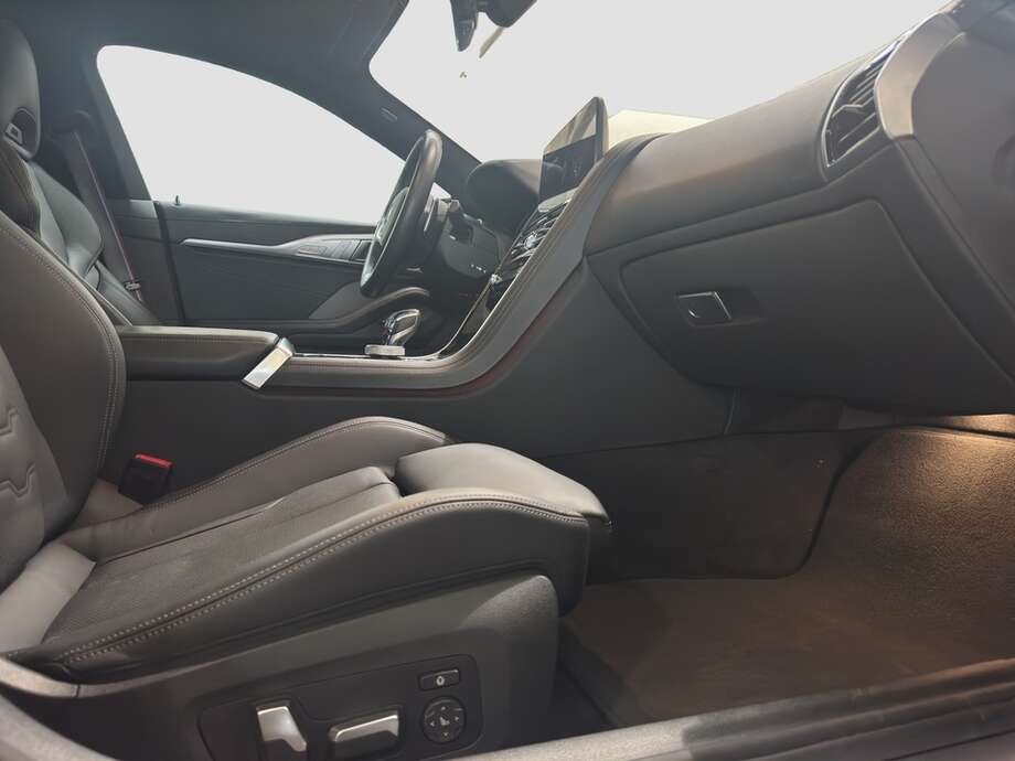 BMW 840 (Bild 16/26)