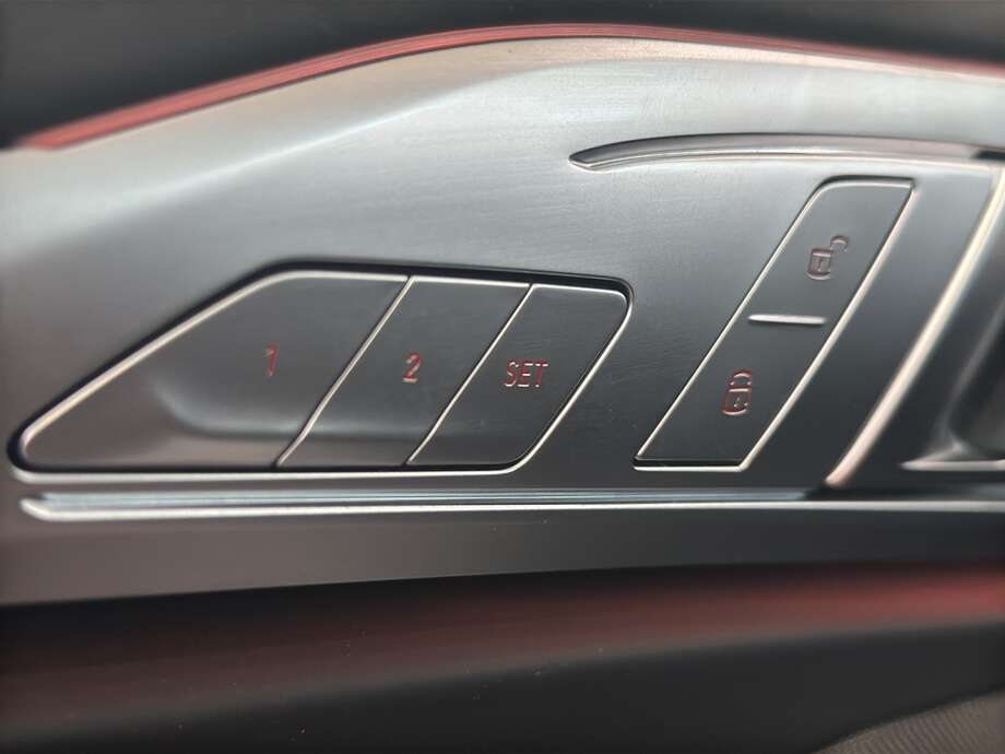 BMW 840 (Bild 25/26)