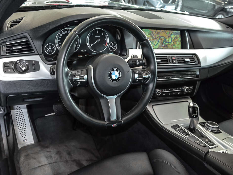 BMW 530d xDrive (Bild 8/17)