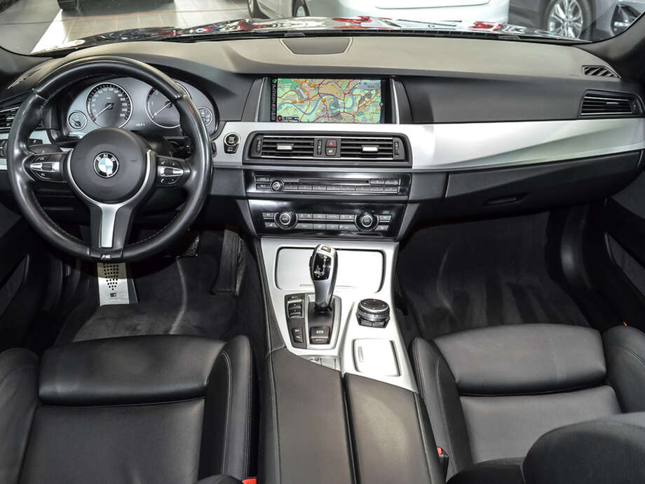 BMW 530d xDrive (Bild 9/17)
