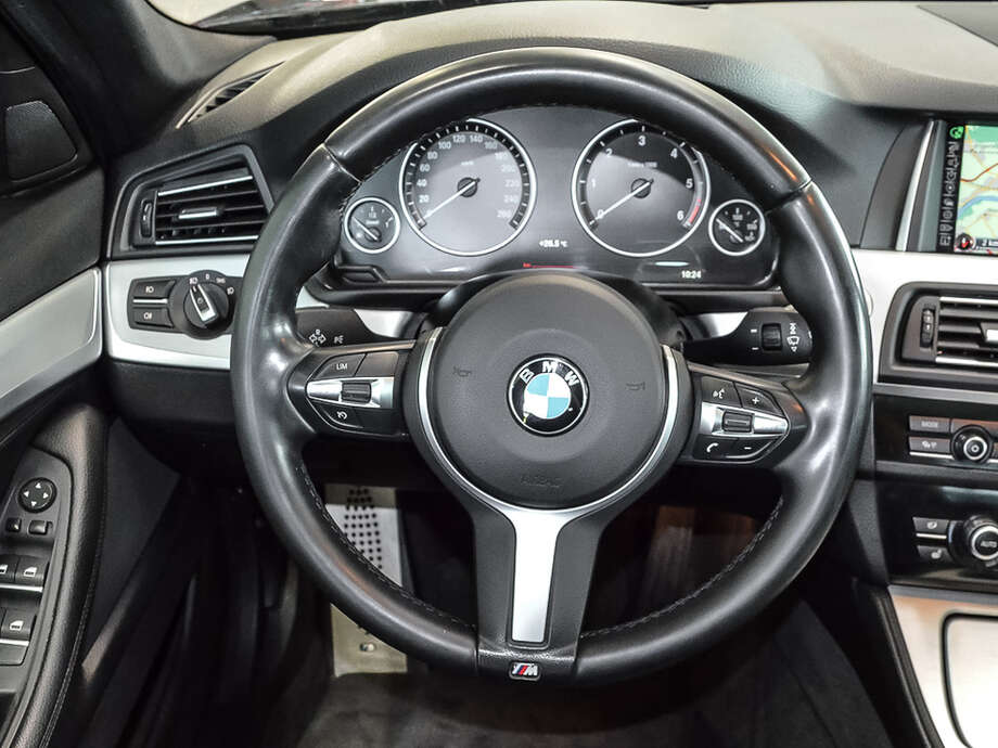 BMW 530d xDrive (Bild 10/17)