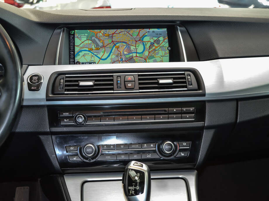 BMW 530d xDrive (Bild 11/17)
