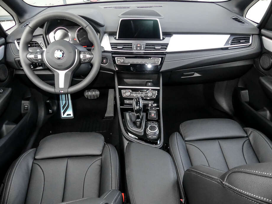 BMW 218 Active Tourer (Bild 8/19)