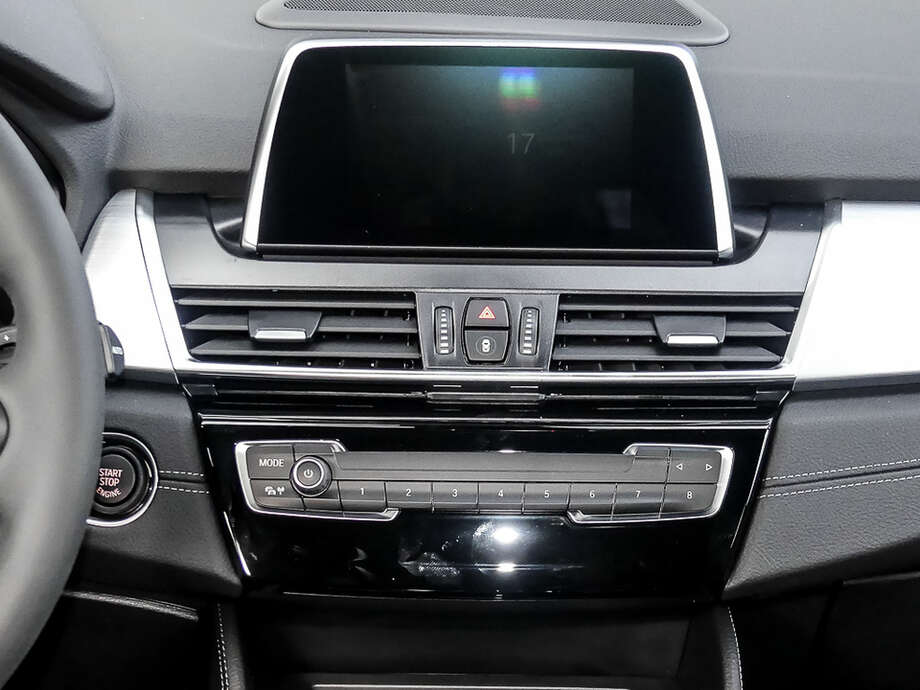 BMW 218 Active Tourer (Bild 9/19)