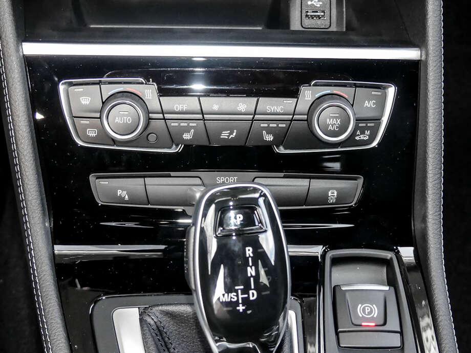 BMW 218 Active Tourer (Bild 10/19)