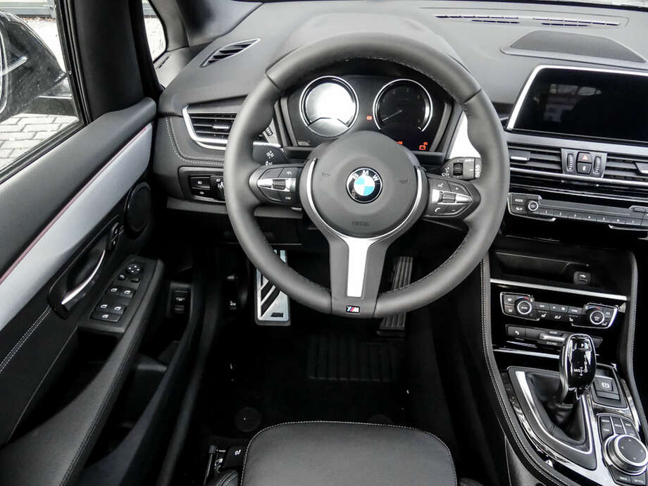 BMW 218 Active Tourer (Bild 11/19)