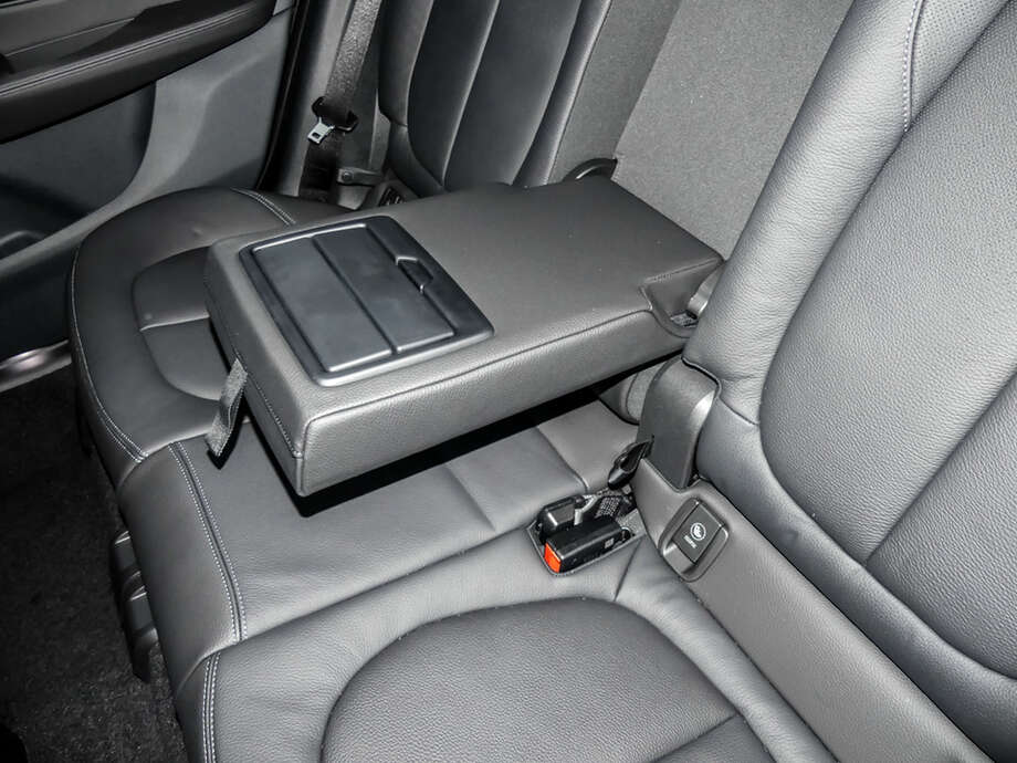 BMW 218 Active Tourer (Bild 18/19)