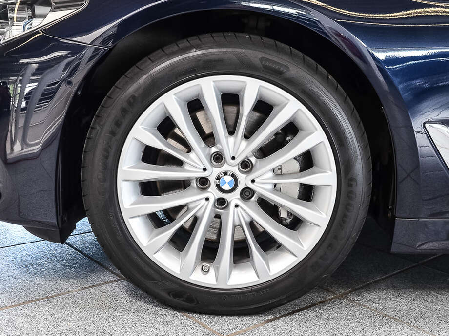 BMW 530i xDrive (Bild 6/19)
