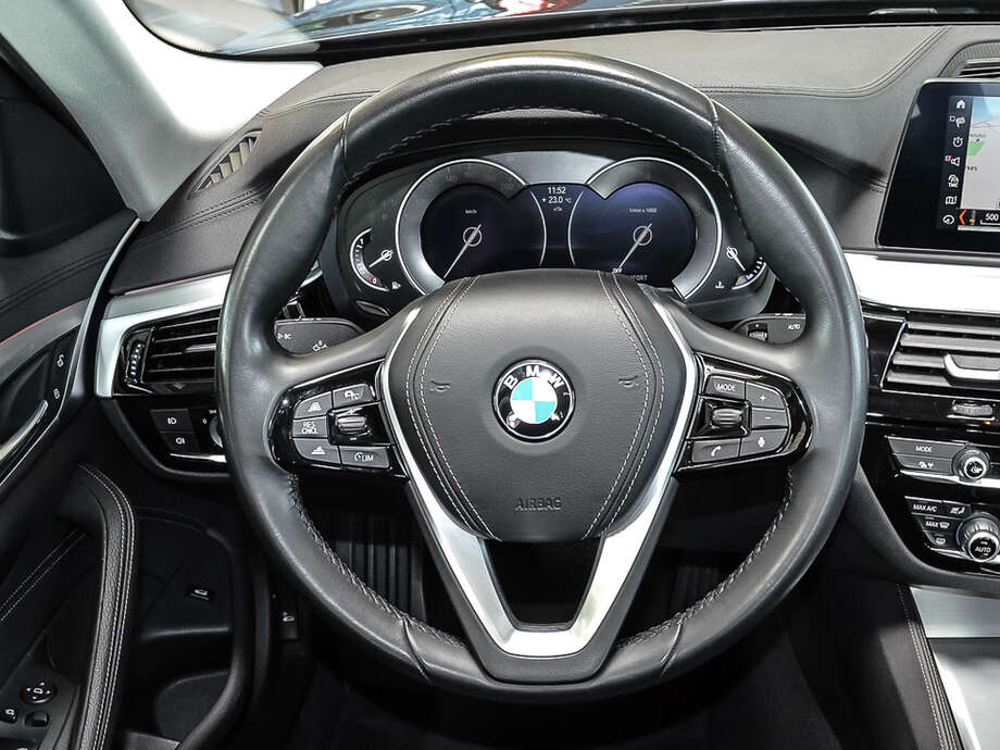BMW 530i xDrive (Bild 10/19)