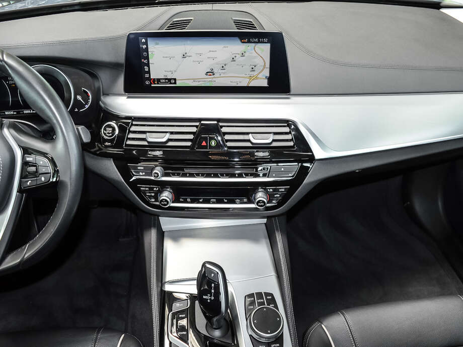BMW 530i xDrive (Bild 11/19)