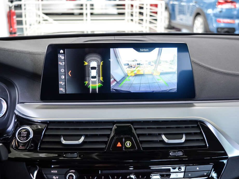 BMW 530i xDrive (Bild 12/19)