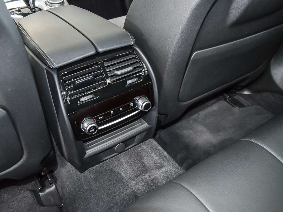 BMW 530i xDrive (Bild 18/19)