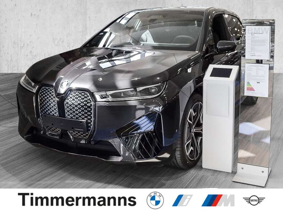 BMW iX (Bild 1/18)