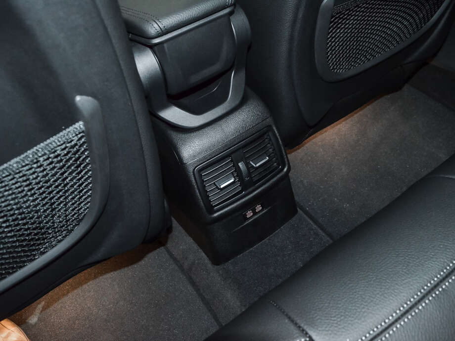 BMW X2 (Bild 20/21)