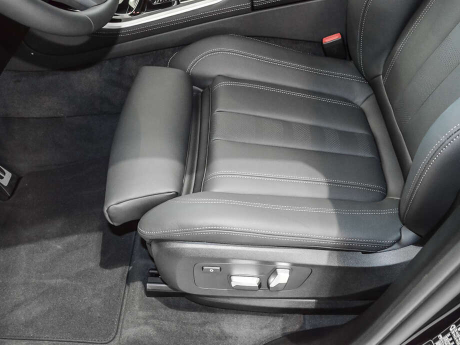 BMW X5 (Bild 12/16)