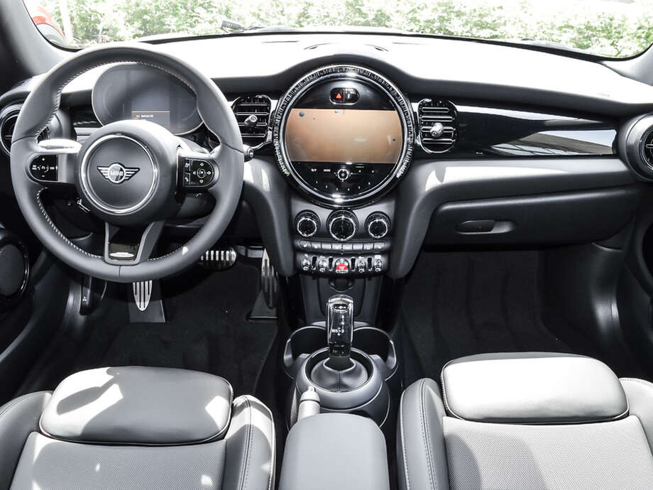 MINI Cooper (Bild 5/18)