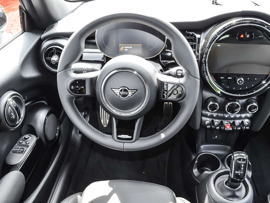 MINI Cooper (Bild 6/18)
