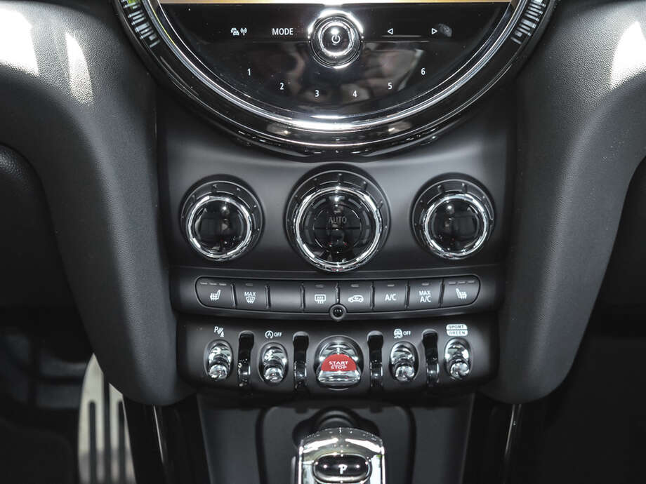 MINI Cooper (Bild 8/18)