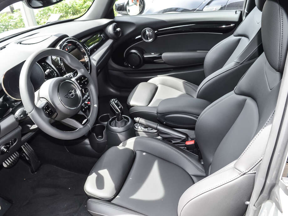 MINI Cooper (Bild 11/18)