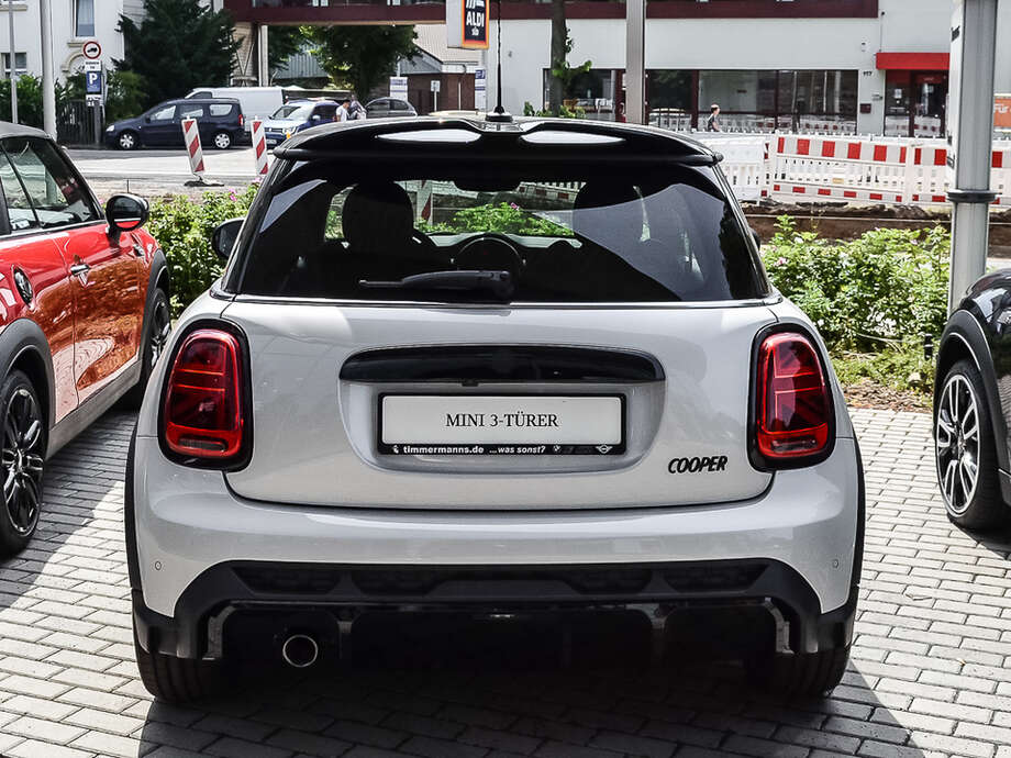 MINI Cooper (Bild 16/18)