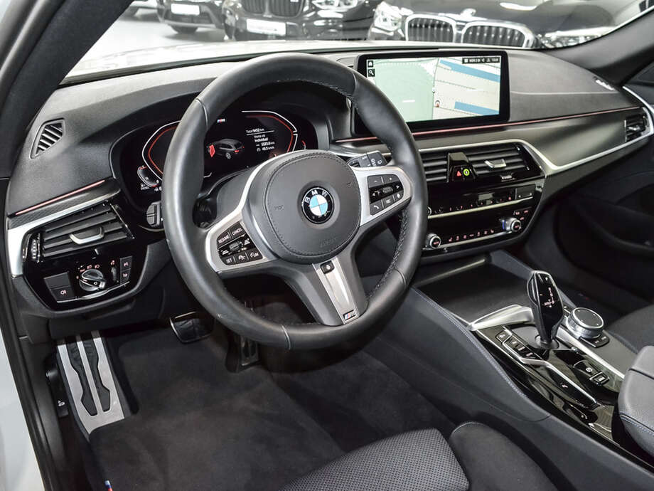 BMW 520d (Bild 8/18)