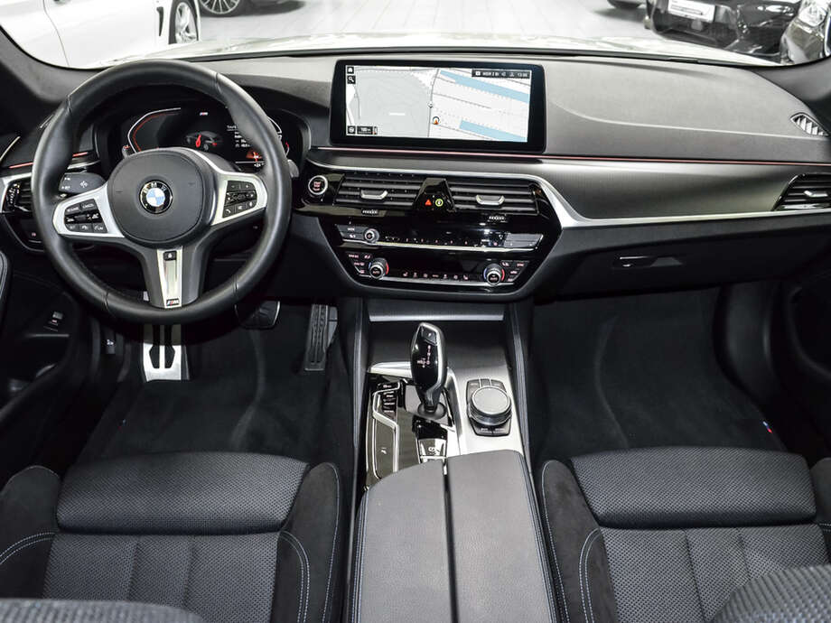 BMW 520d (Bild 9/18)