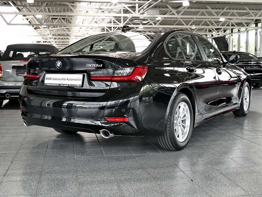BMW 320d (Bild 2/14)