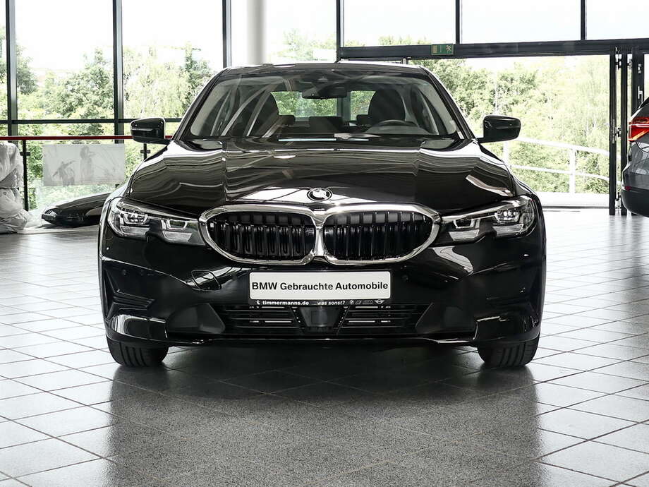 BMW 320d (Bild 3/14)