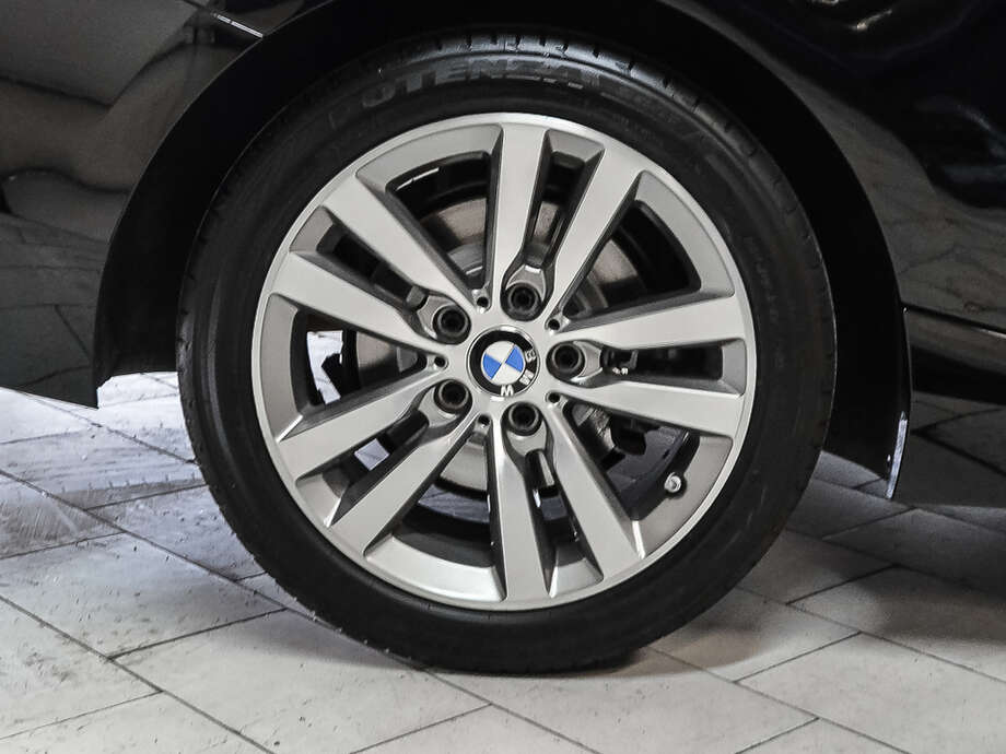BMW 220i (Bild 6/16)