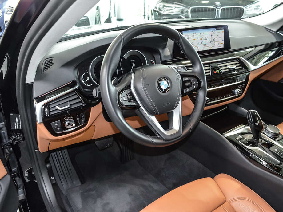 BMW 530d (Bild 8/19)