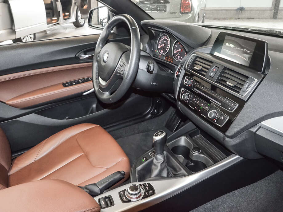 BMW 220i (Bild 7/16)