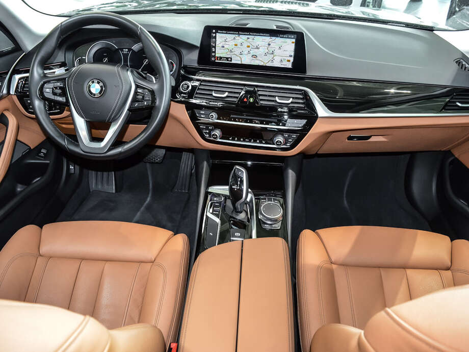 BMW 530d (Bild 9/19)