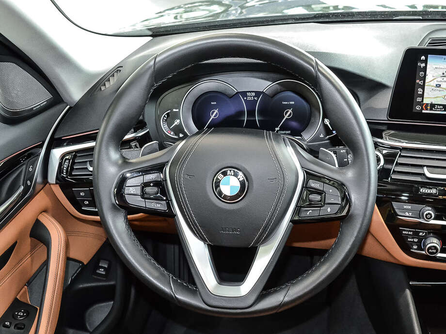 BMW 530d (Bild 10/19)