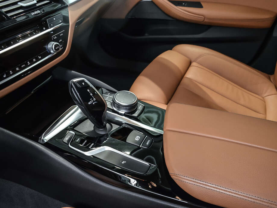 BMW 530d (Bild 12/19)