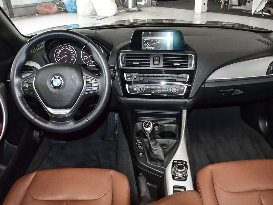 BMW 220i (Bild 9/16)