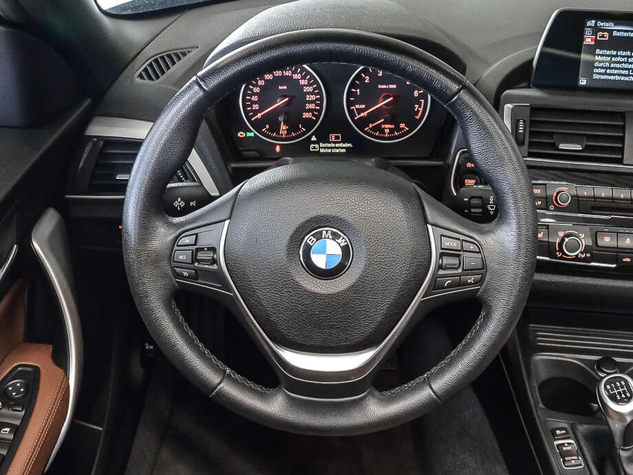 BMW 220i (Bild 10/16)