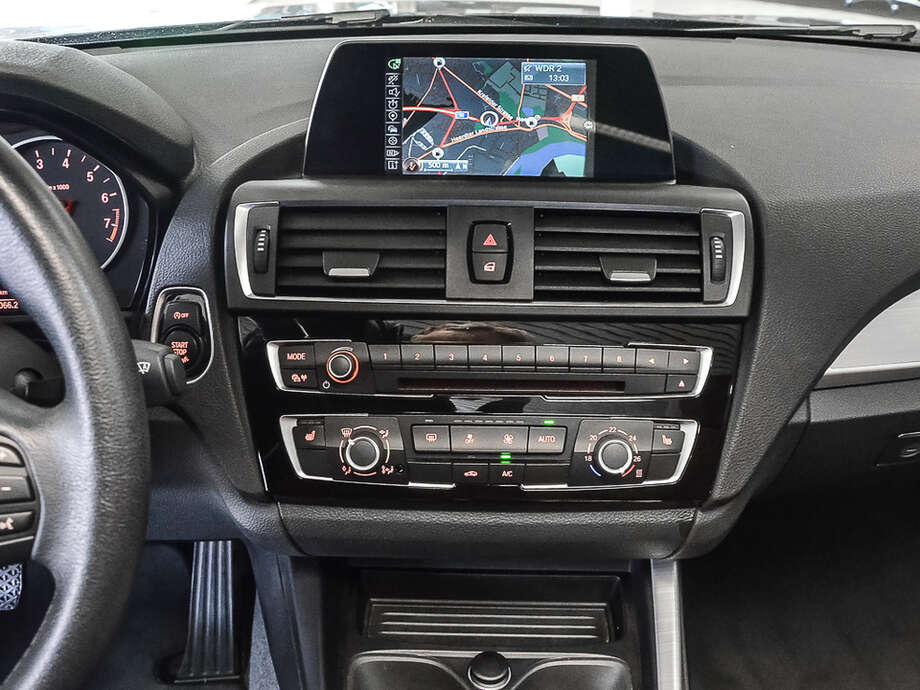 BMW 220i (Bild 11/16)