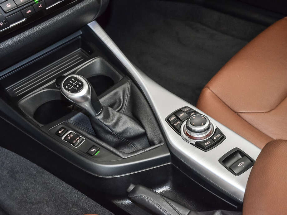 BMW 220i (Bild 12/16)