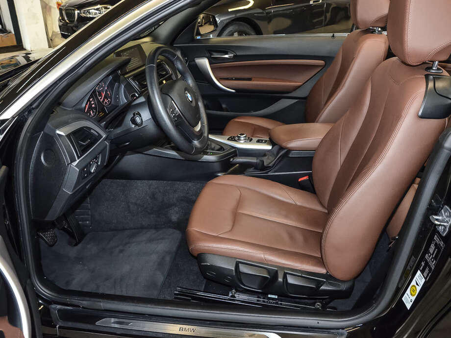 BMW 220i (Bild 14/16)
